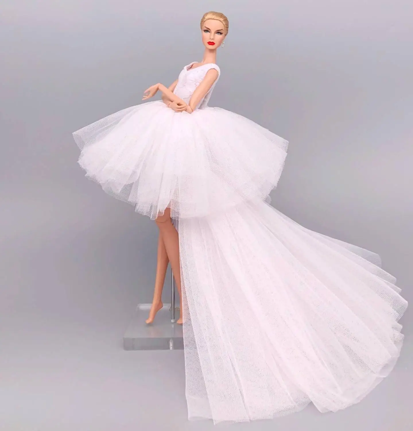 Kép /_images_/Divat-eredeti-elegáns-lady-esküvői-ruha-barbie-baba/2_276.jpeg